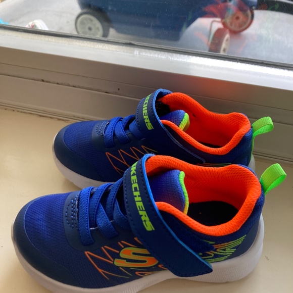 Sketchers shoes toddler running size 8 new - Picture 4 of 4